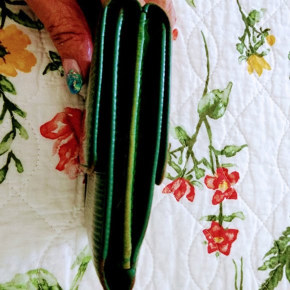 Louie Vuitton Epi Porte Feiulle - Picture 4 of 14